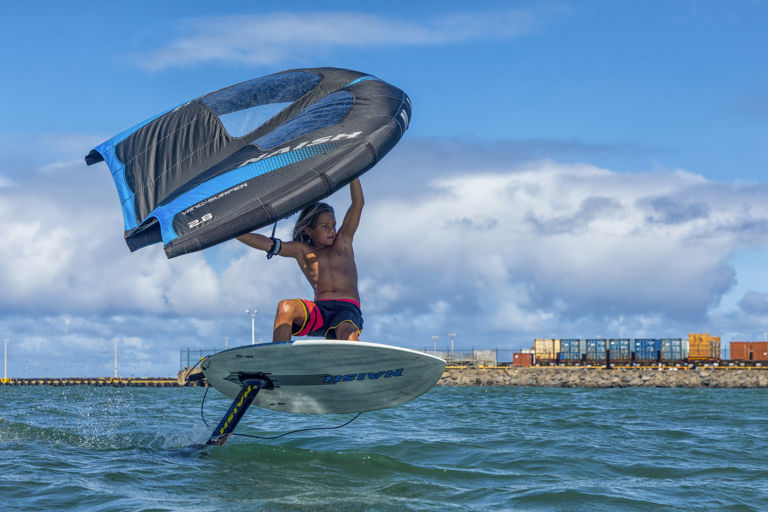 S26WING_Action_WingSurfer_HoverWingFoil_KoaFabio_FrankieBees_038A3970_LoRes_RGB_XL